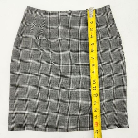 Windsor Plaid Mood High Slit Mini Skirt Womens Size Medium Check Y2K 2000s Style - Picture 8 of 8